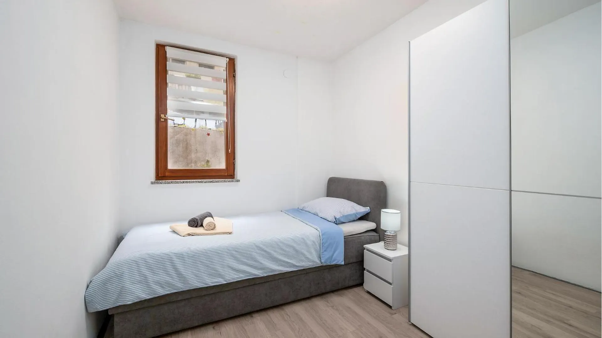 2 Bedroom Gorgeous Apartment In Pula