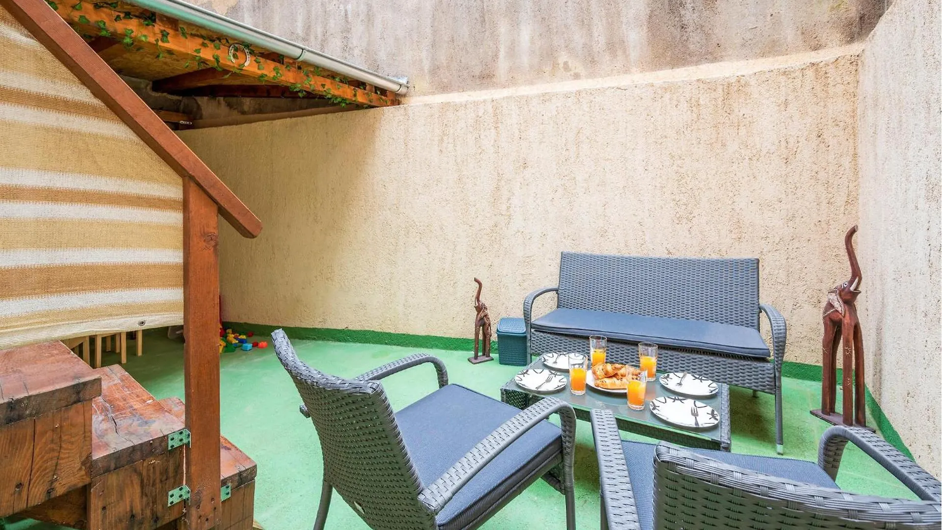 2 Bedroom Gorgeous Apartment In Póla